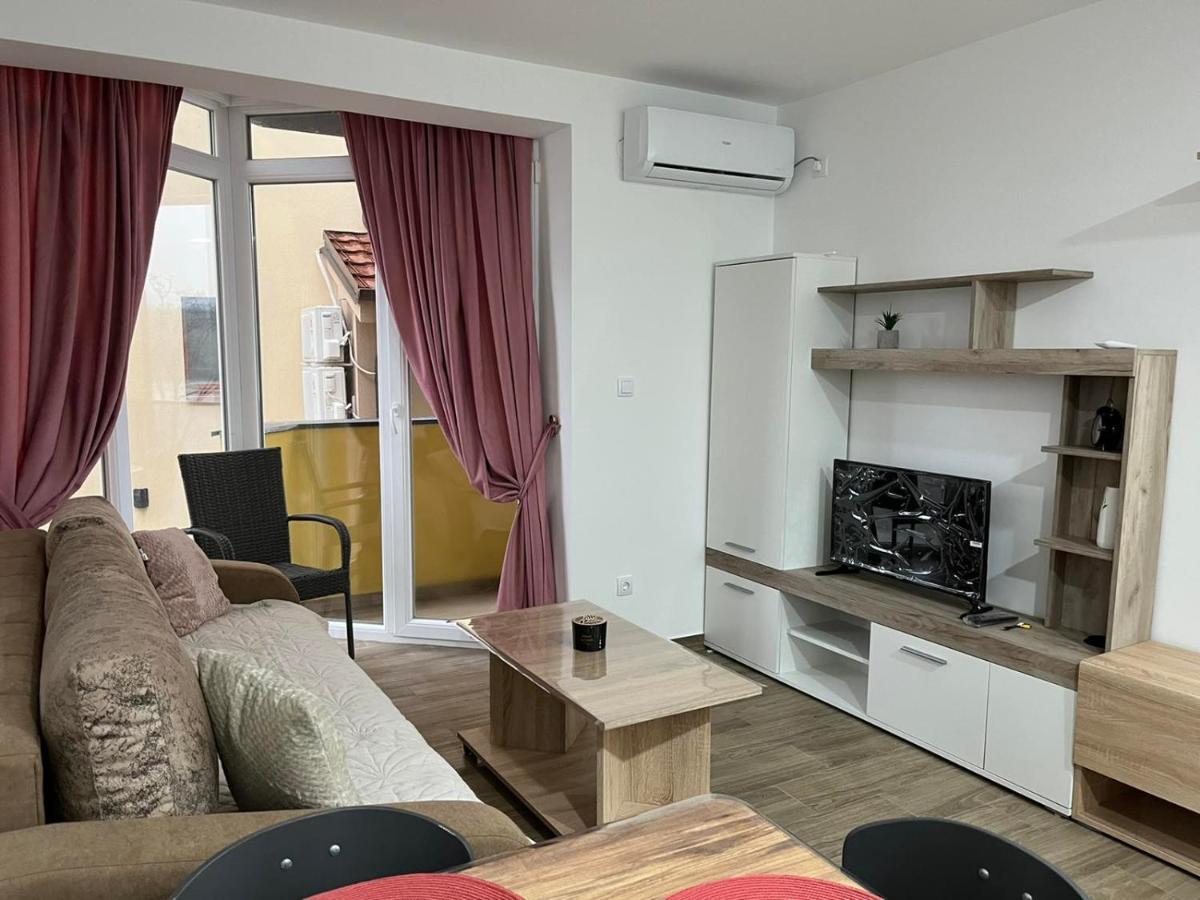 Hn Lux & Spa Veliko Gradiste Luaran gambar